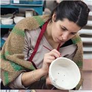 Te enseño el infinito mundo de la ceramica artesanal, de forma simple y siempre buscando que pasemos un buen rato.